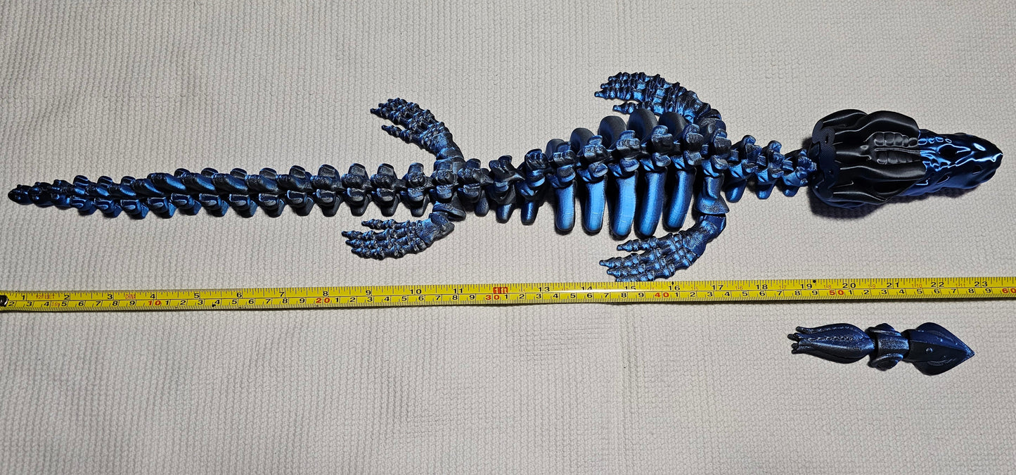 Mosasaurus with Squid Snack - Medium