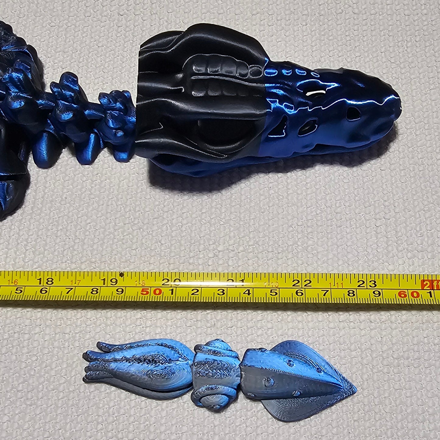Mosasaurus with Squid Snack - Medium