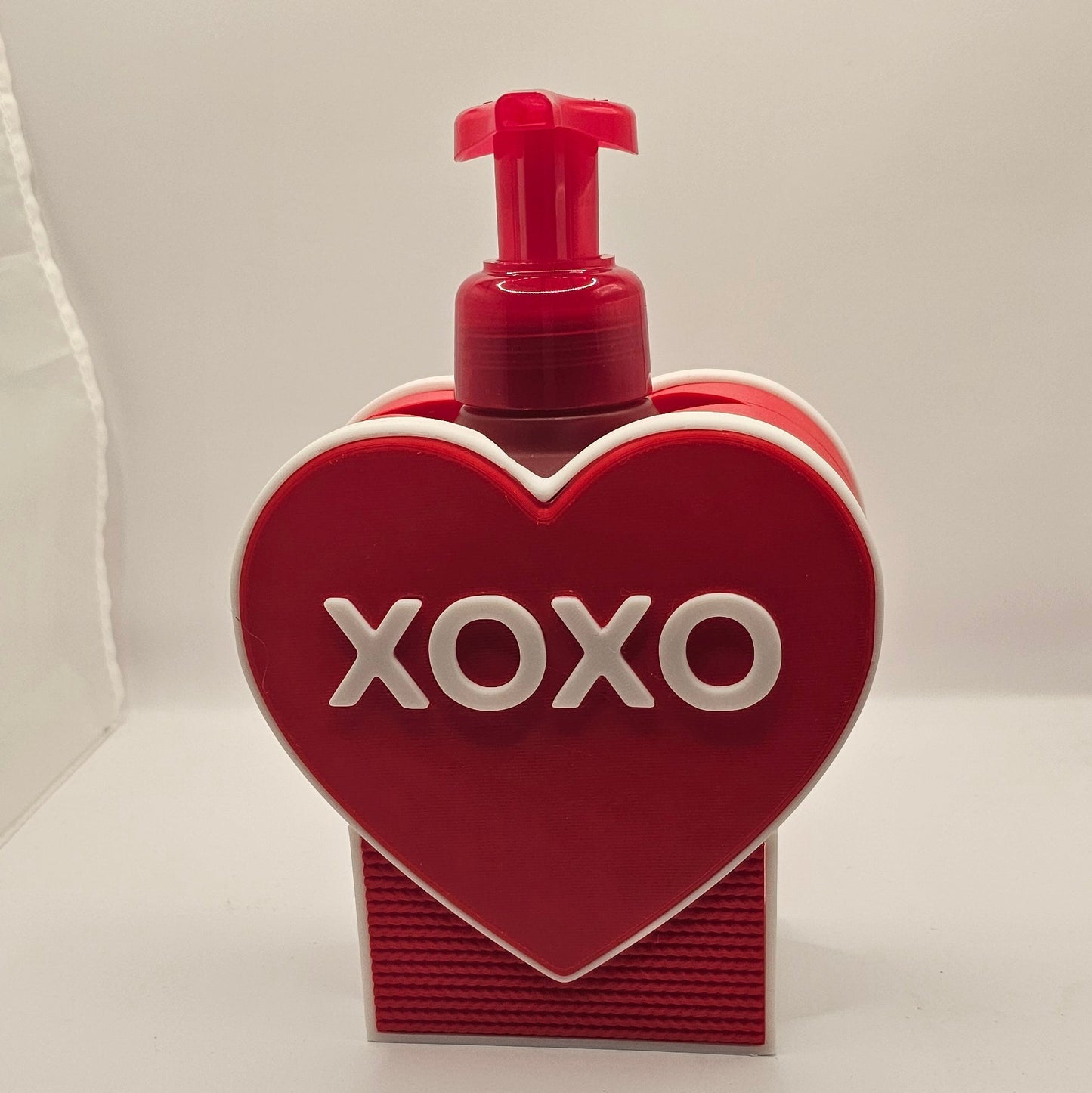 XOXO B&BW Soap Holder