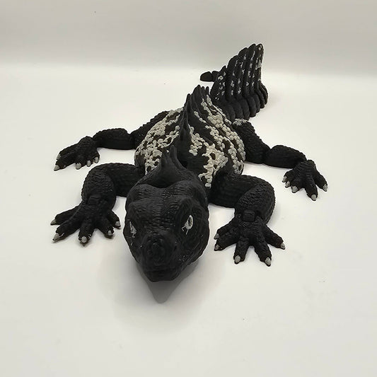 Realistic Black and White Lizard - Full Black Head